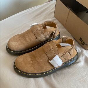 Dr. Martens Jorge II Savannah Tan tumbled nubuck